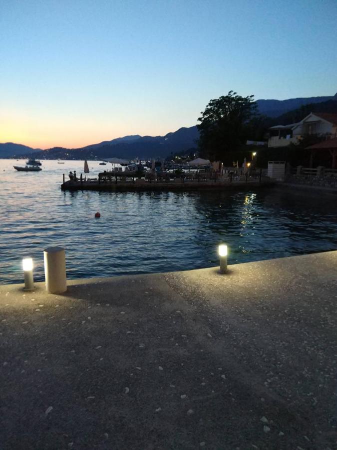 Vila Corovic Kumbor Buitenkant foto
